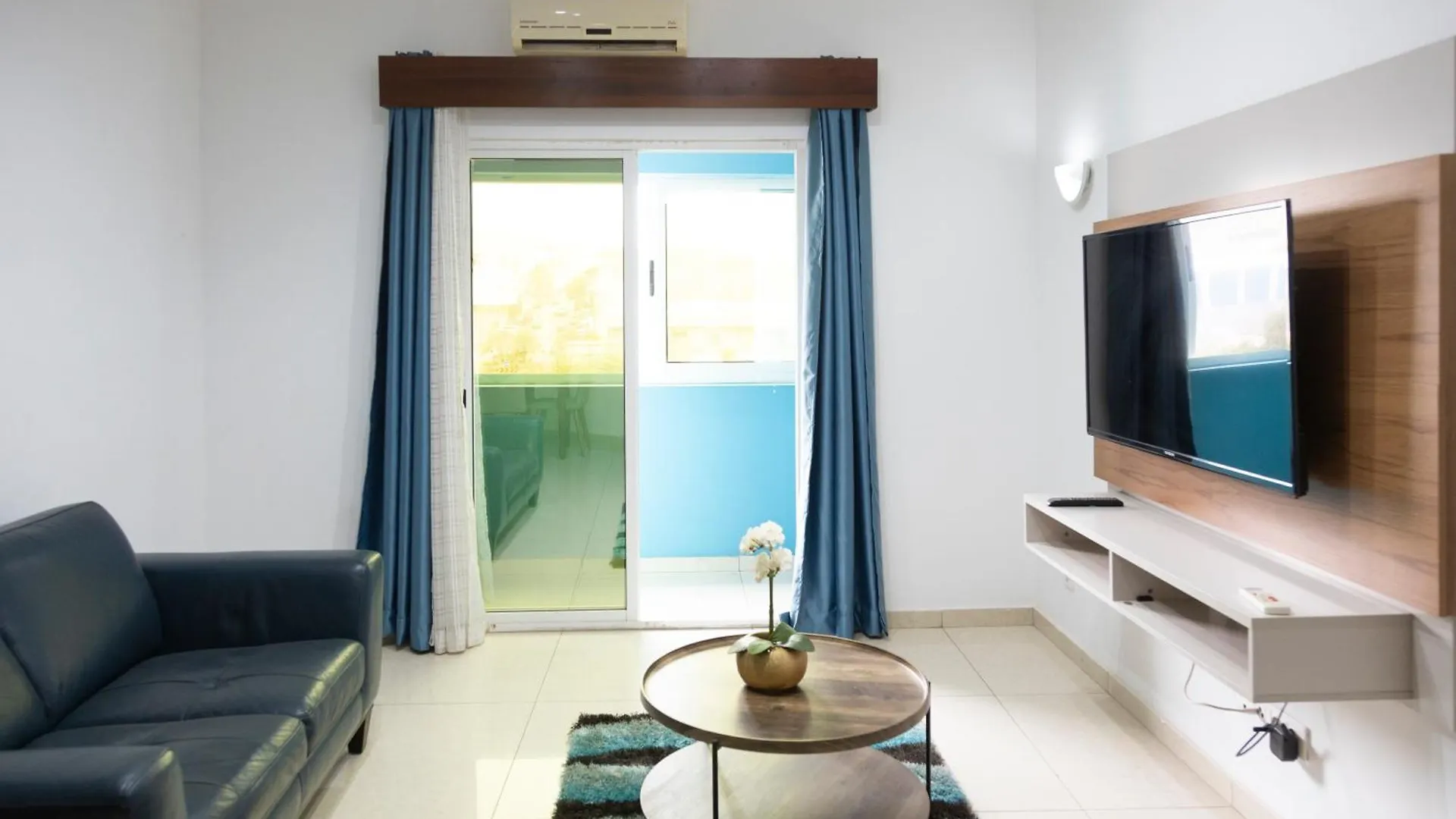 Apartment City Center Charm: 2-Bdr Apt In Palmarejo - Lcgr Praia