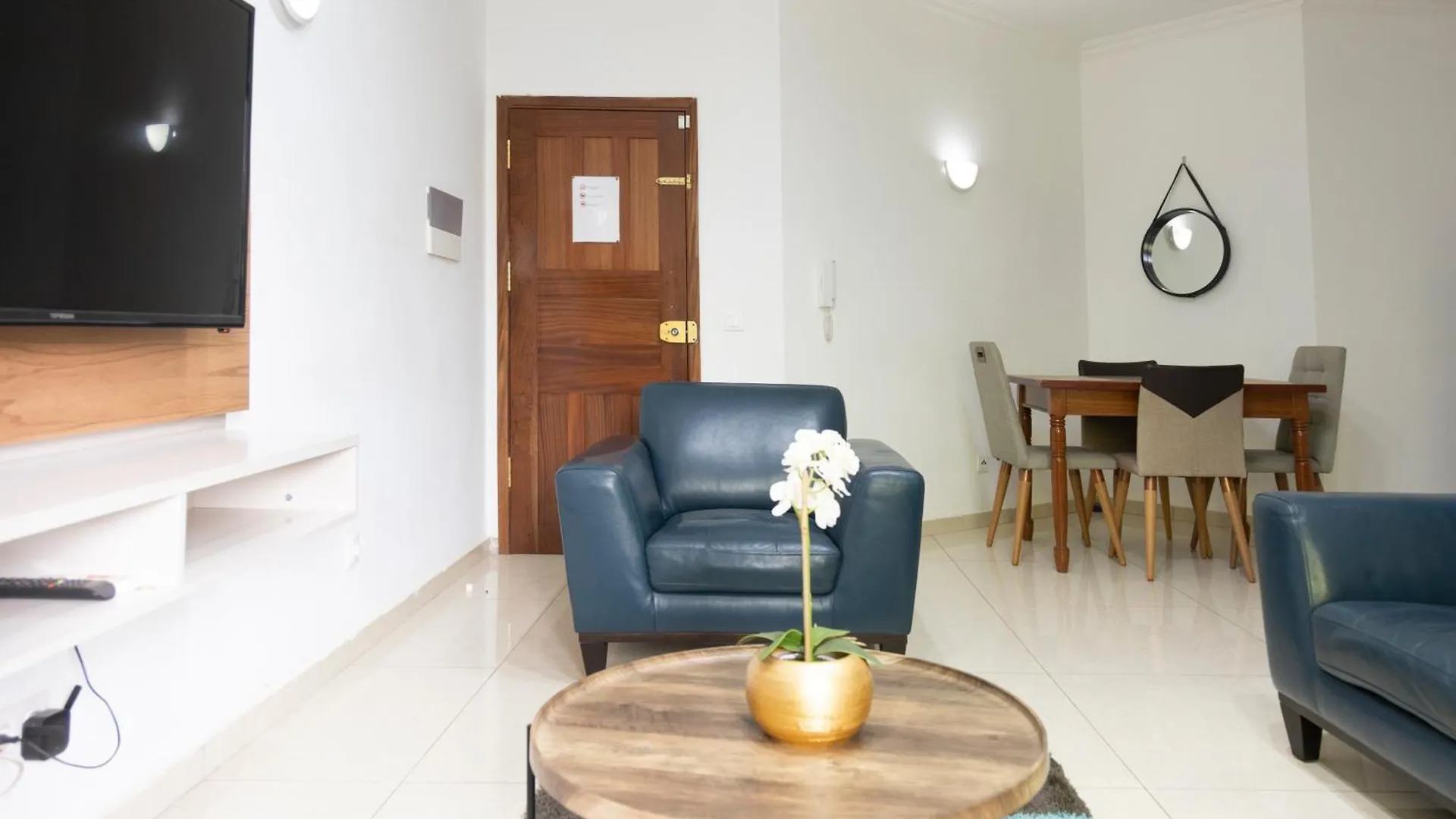 Apartment City Center Charm: 2-Bdr Apt In Palmarejo - Lcgr Praia