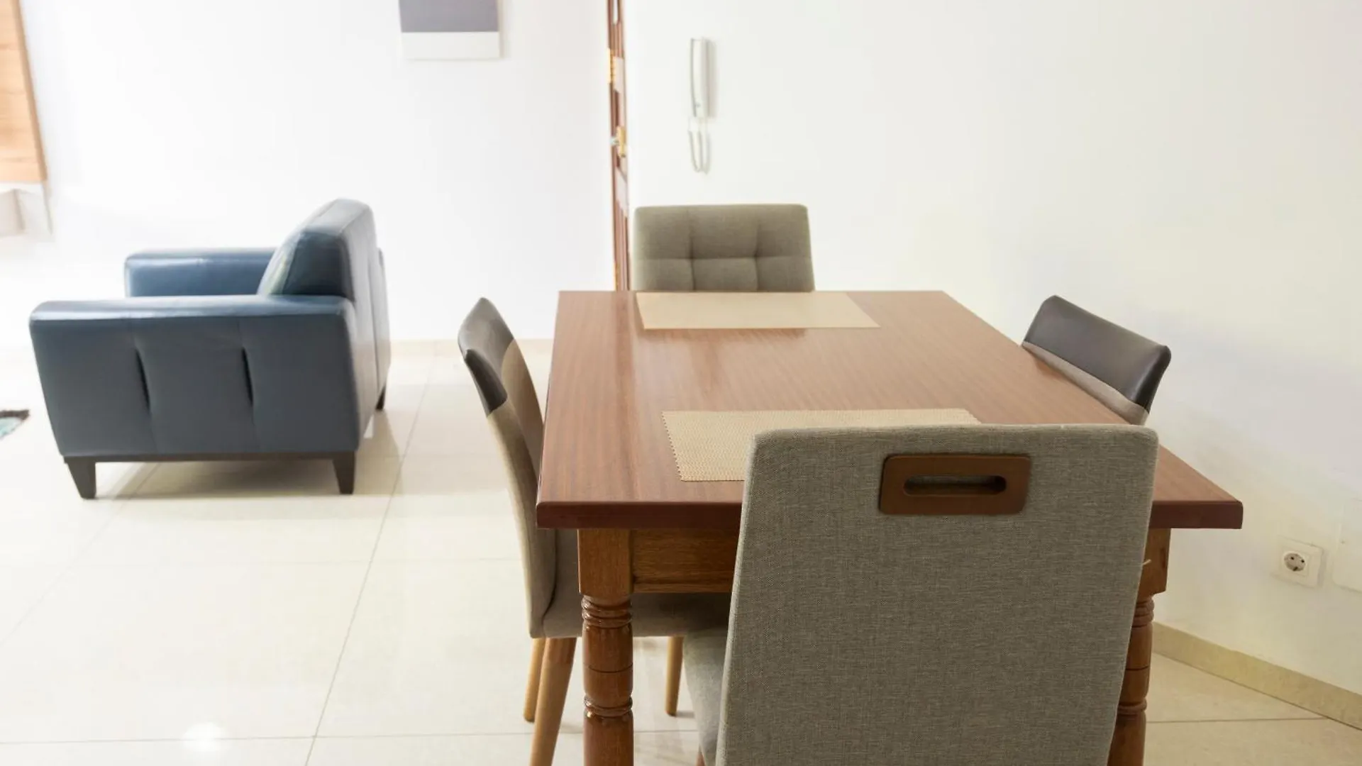 City Center Charm: 2-Bdr Apt In Palmarejo - Lcgr Praia 0*,